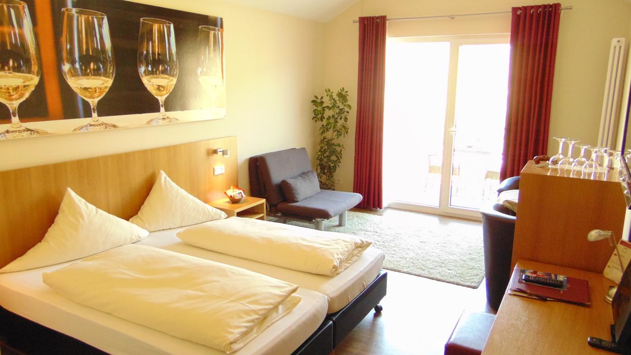 Christiana'S Wein & Art Hotel Бернкастель-Кюс Экстерьер фото