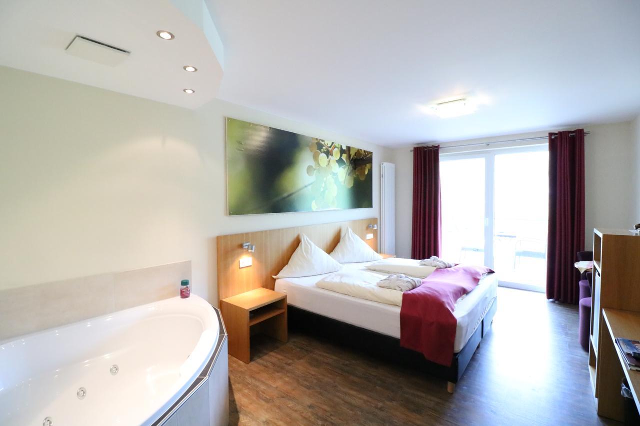 Christiana'S Wein & Art Hotel Бернкастель-Кюс Экстерьер фото