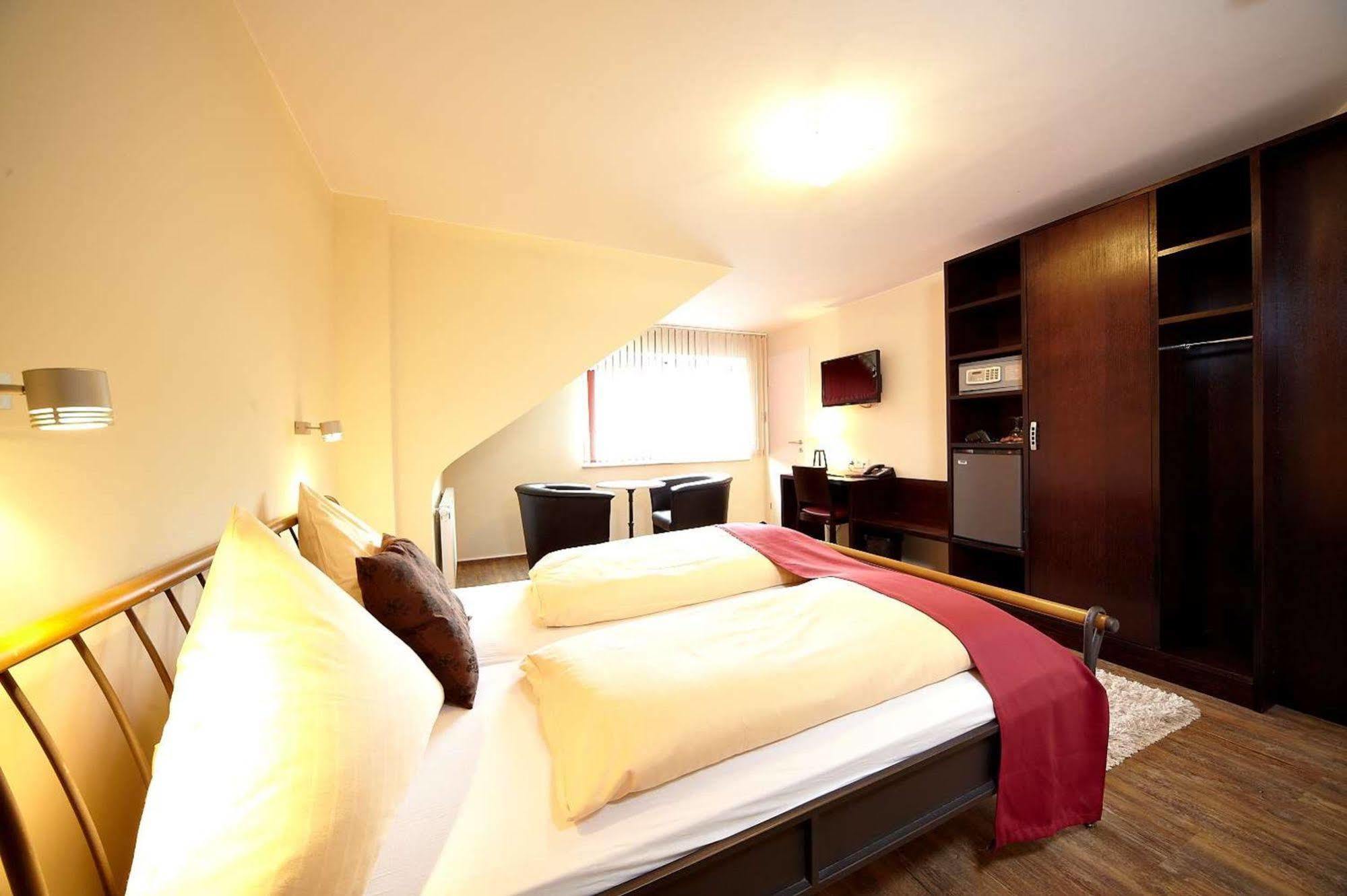 Christiana'S Wein & Art Hotel Бернкастель-Кюс Экстерьер фото