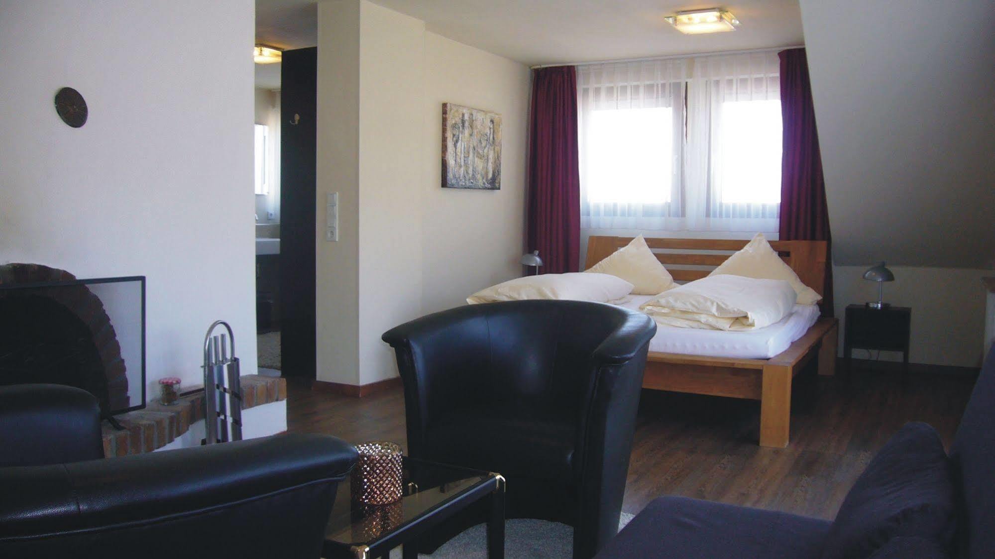Christiana'S Wein & Art Hotel Бернкастель-Кюс Экстерьер фото